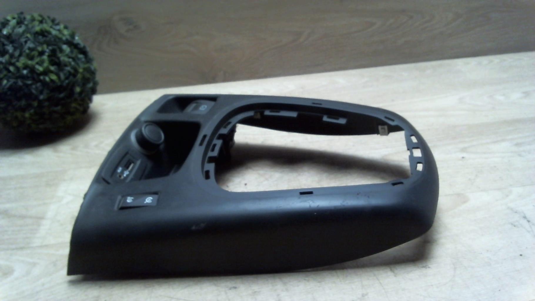 Console central (interieur plastique) RENAULT SCENIC 3 PHASE 1  - 1