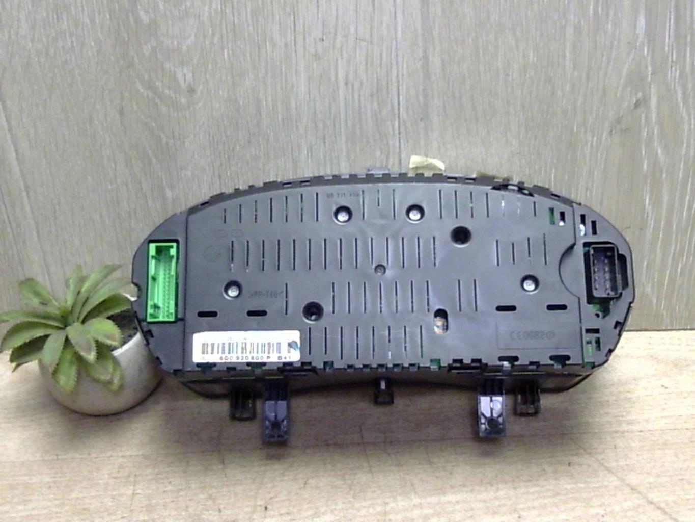 Compteur VOLKSWAGEN POLO 4 PHASE 1 Essence - 1