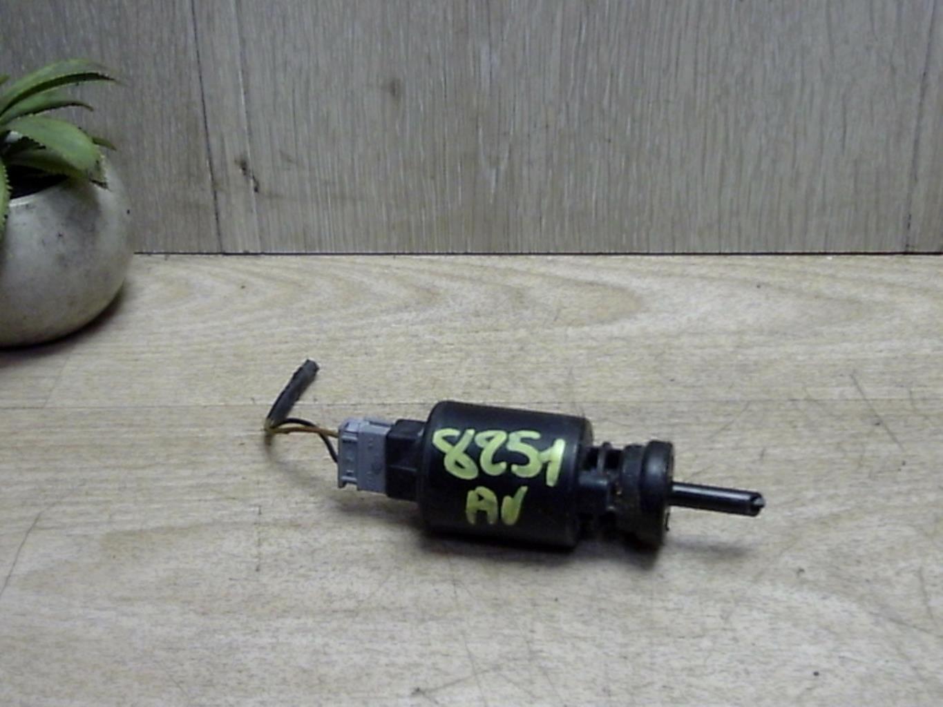 Pompe lave glace avant RENAULT SUPER 5 Essence - 1