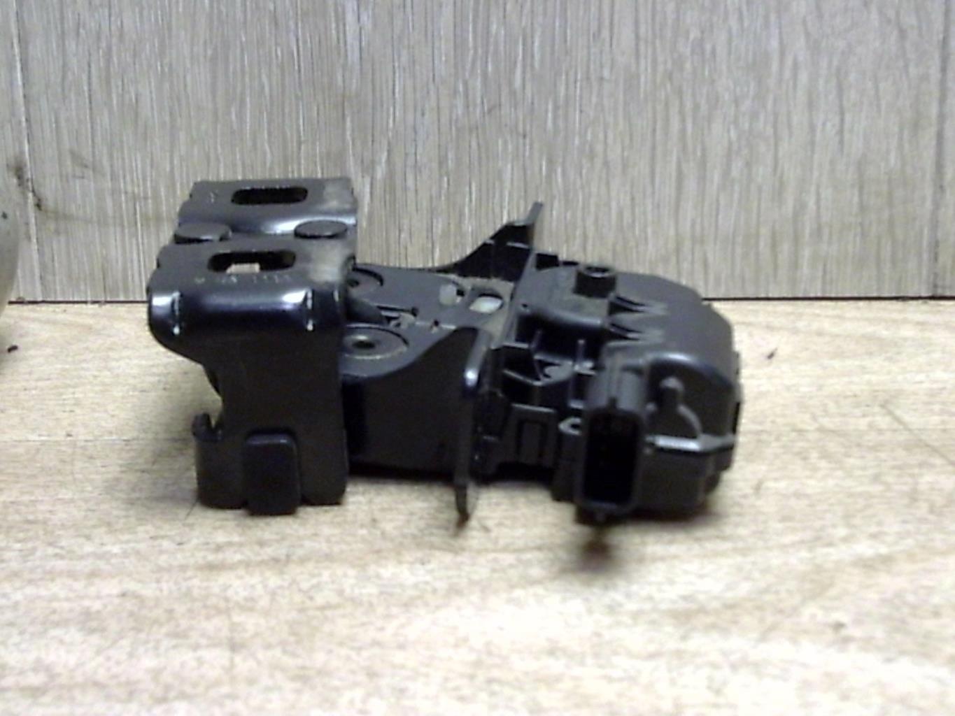 Serrure de coffre RENAULT SCENIC 3 PHASE 1  - 1