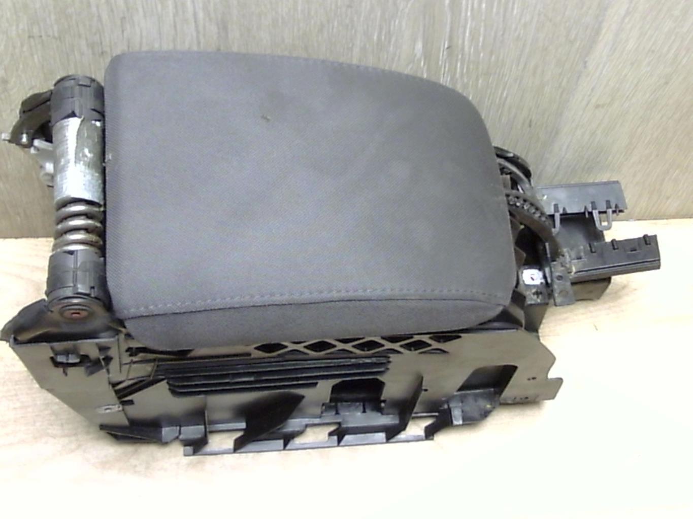 Accoudoir VOLKSWAGEN GOLF 5 Diesel - 1