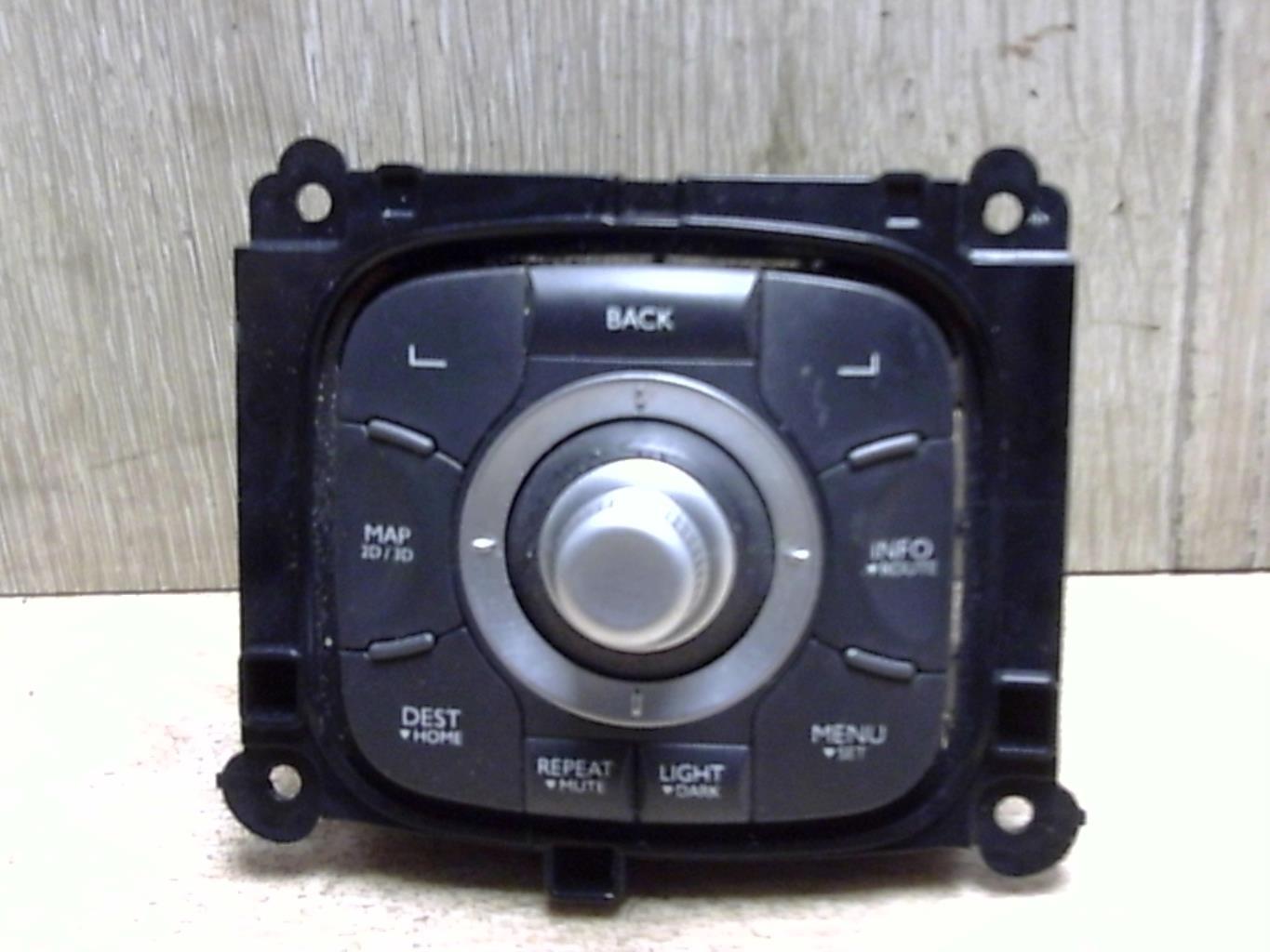 Commande autoradio RENAULT LAGUNA 3 PHASE 1 BREAK Diesel - 1
