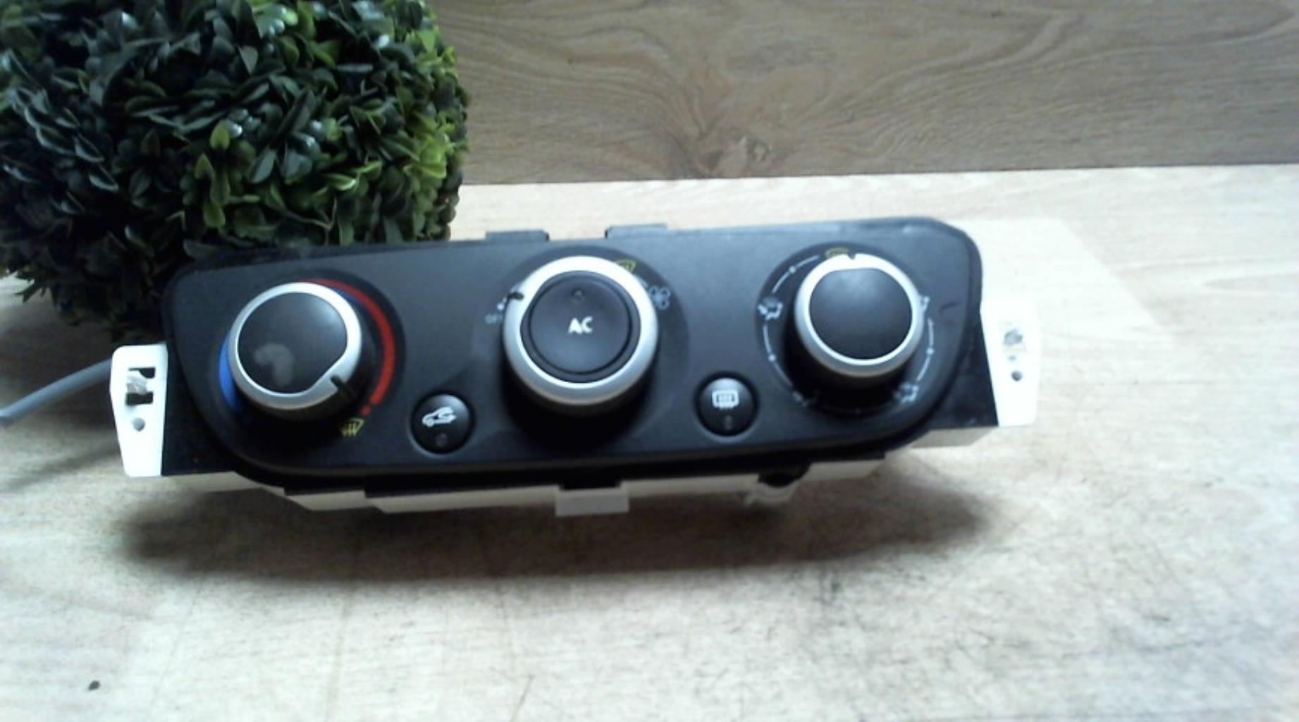 Commande chauffage RENAULT MEGANE 3 PHASE 2 Diesel - 1