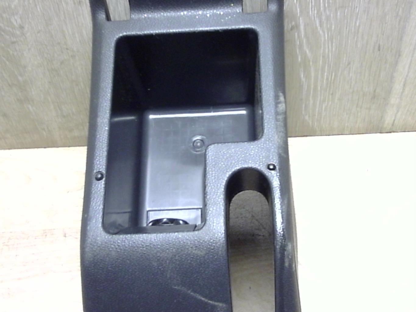 Console central (interieur plastique) VOLKSWAGEN GOLF 5 Diesel - 1