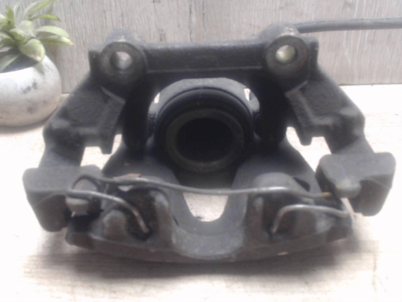Etrier avant droit (freinage) AUDI A3 1 PHASE 1 Essence - 1