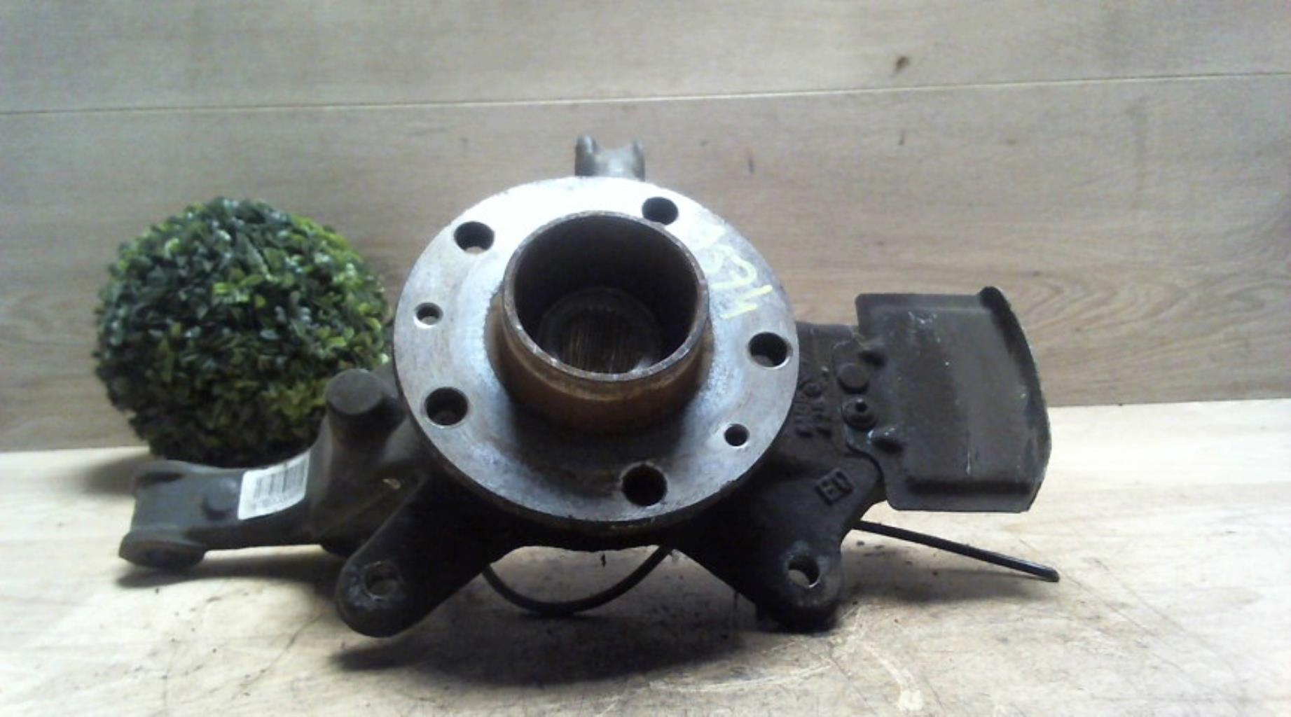 Moyeu avant gauche RENAULT LAGUNA 3 PHASE 1 BREAK Diesel - 1