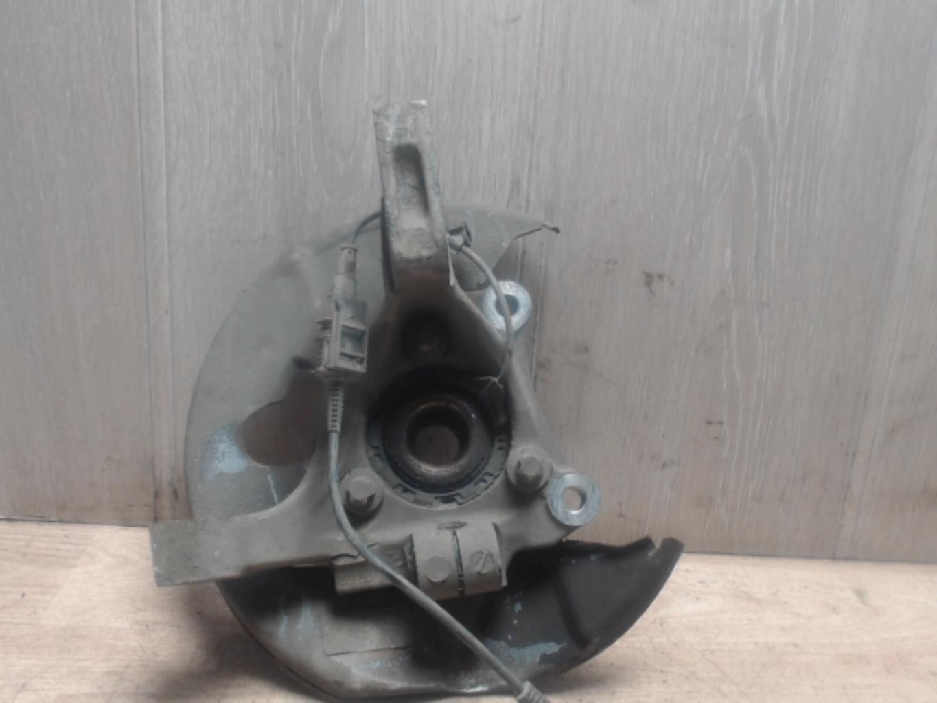 Moyeu avant gauche OPEL VECTRA C PHASE 2 BREAK Diesel - 1