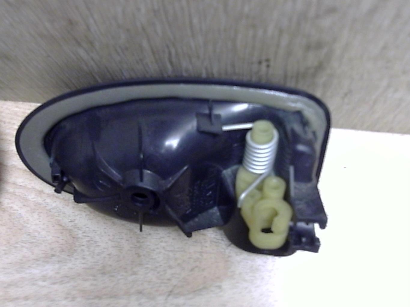 Poignee interieur avant gauche RENAULT TWINGO 2 PHASE 1 Essence - 1