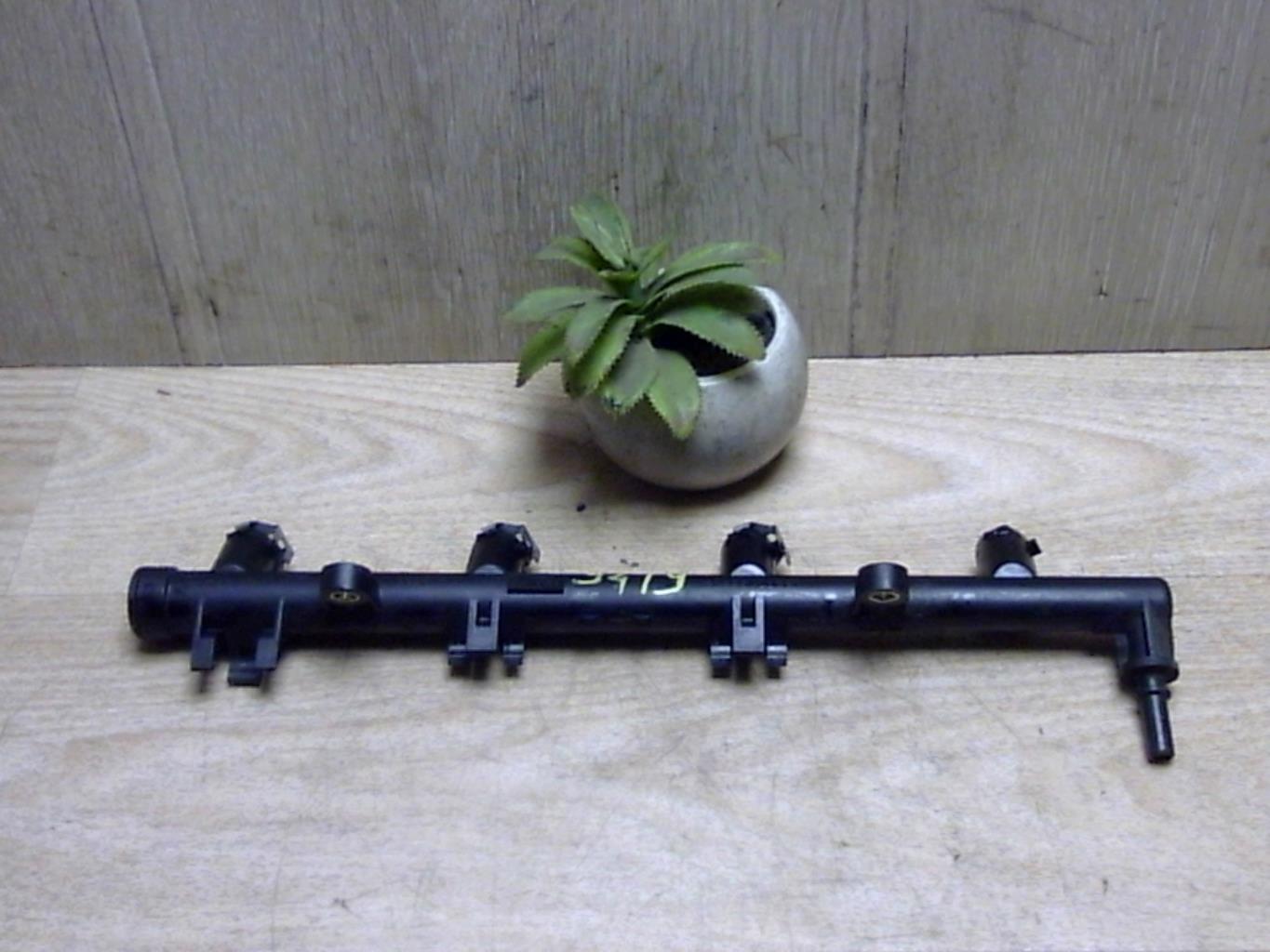 Rampe injection RENAULT MODUS PHASE 1 Essence - 1