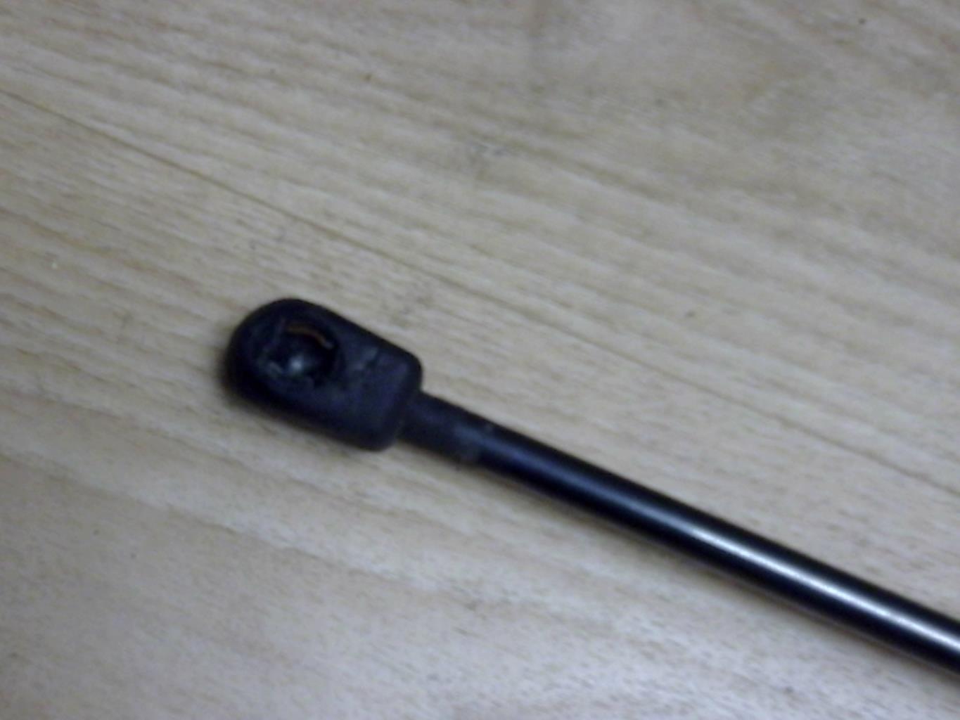 Verin de capot MERCEDES CLASSE C 203 PHASE 1 Diesel - 1