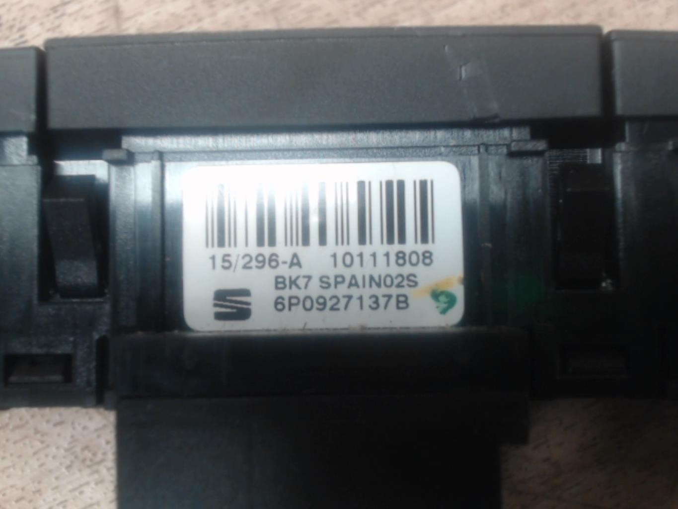 Bouton/Interrupteur SEAT IBIZA 4 ST PHASE 3 BREAK Essence - 1