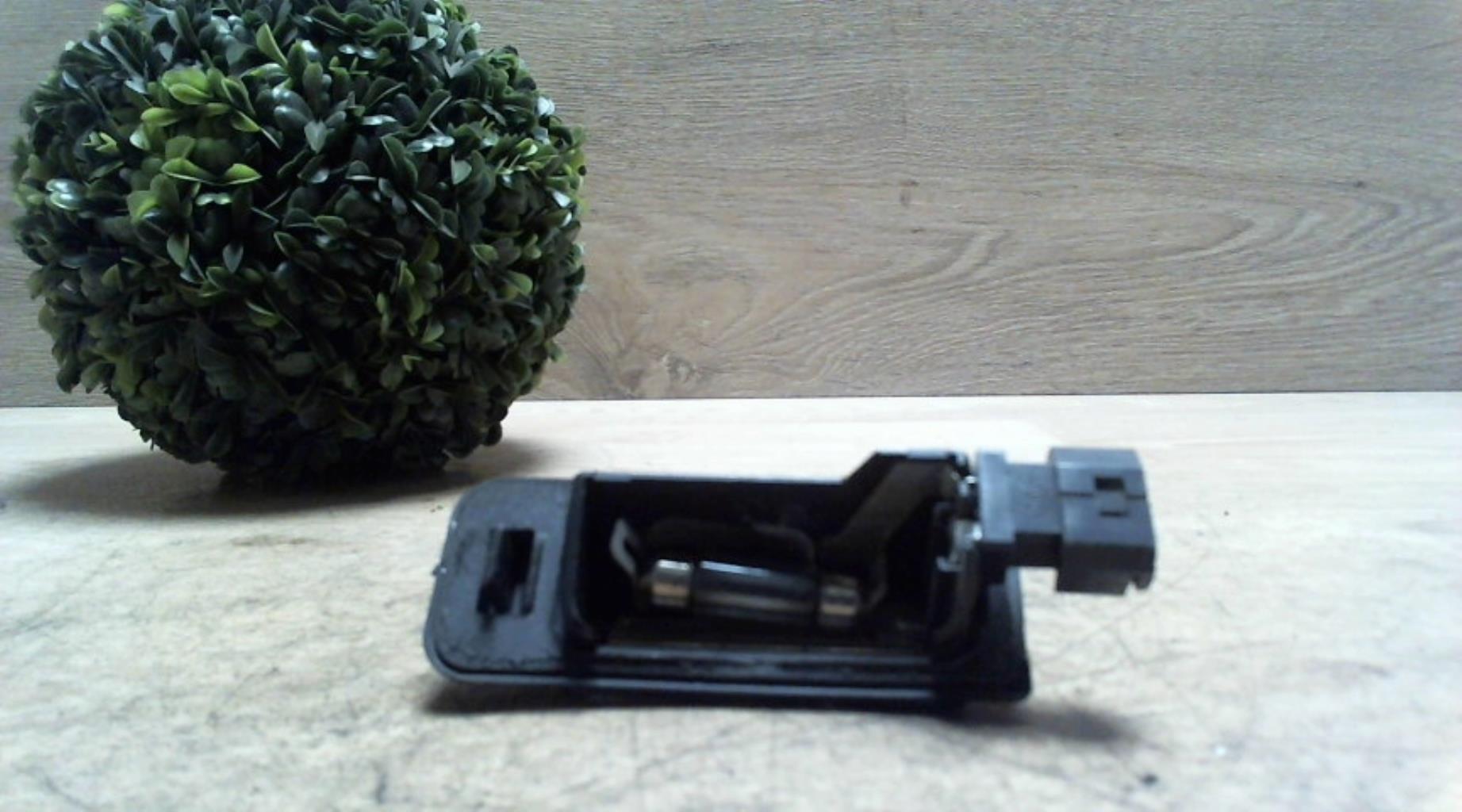 Eclairage de plaque BMW SERIE 3 E36 COMPACT Essence - 1