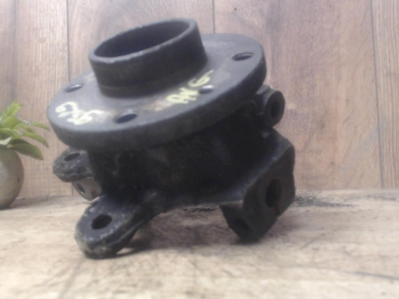 Moyeu avant gauche RENAULT CLIO 2 PHASE 2 Diesel - 1