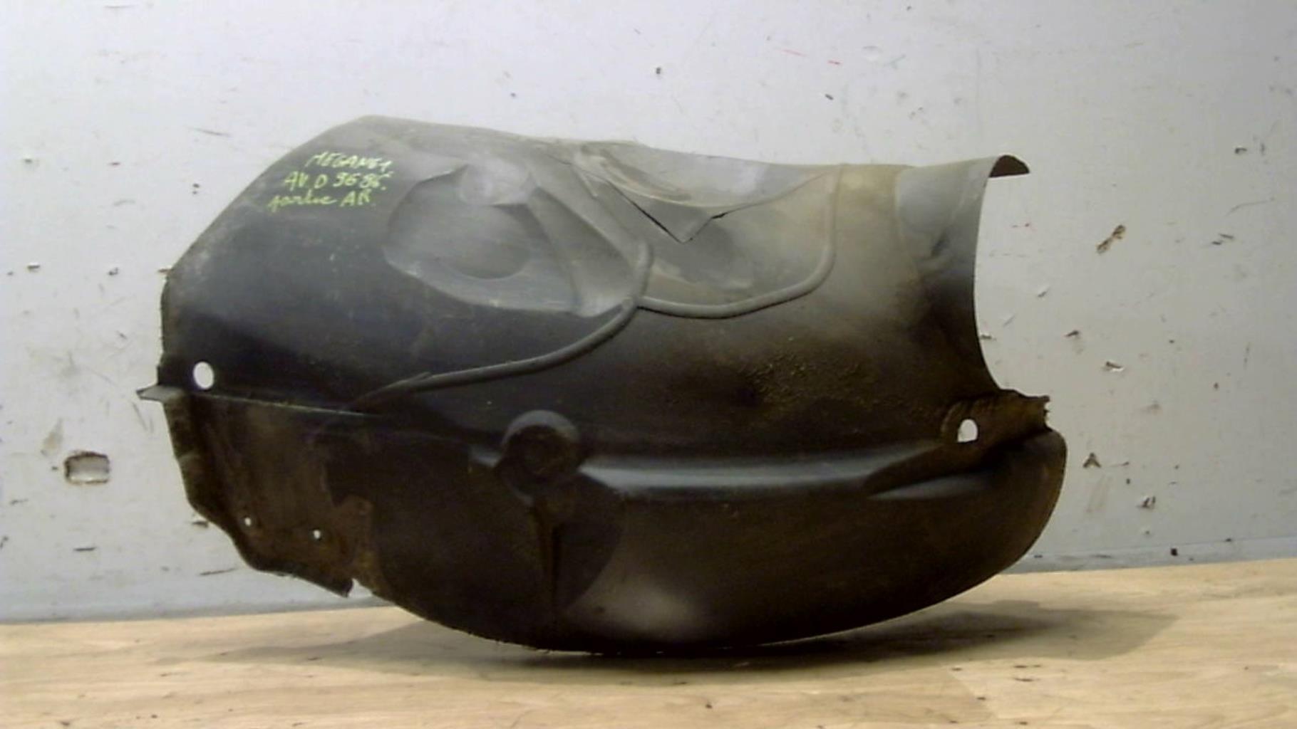 Pare boue avant droit RENAULT MEGANE 1 PHASE 2 Essence - 1