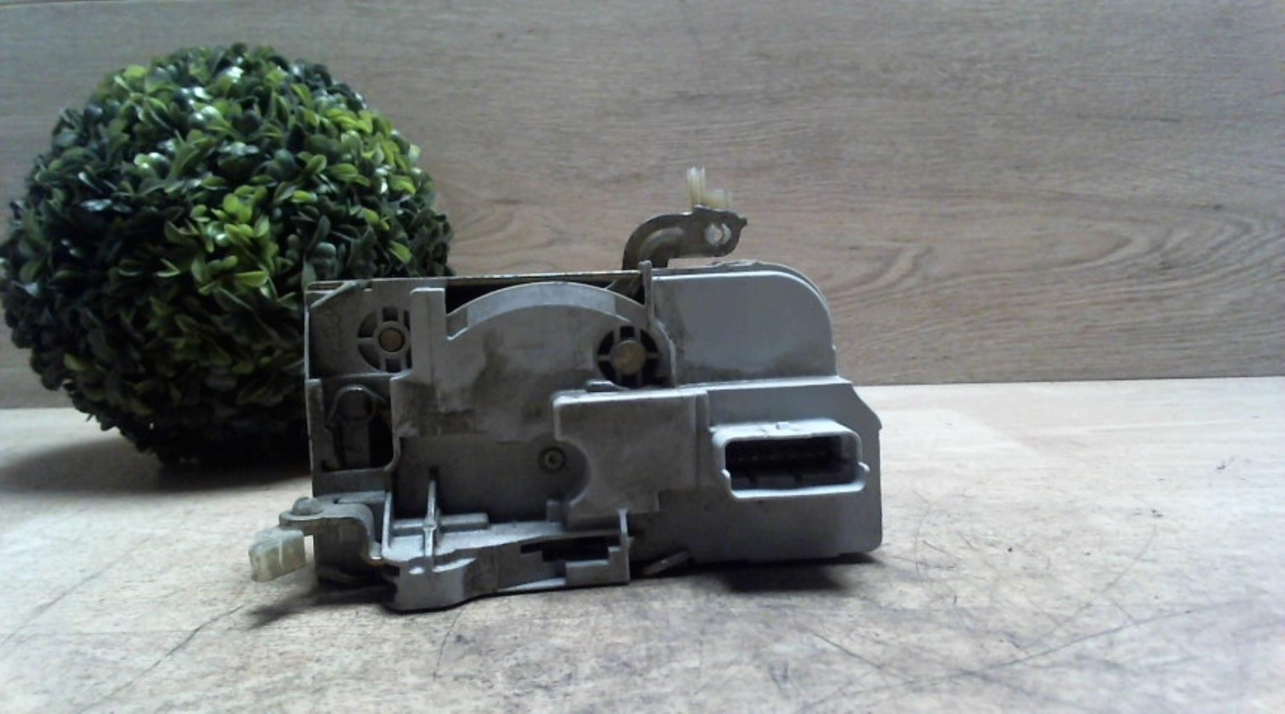 Serrure avant droit CITROEN C5 1 PHASE 2 BREAK Essence - 1