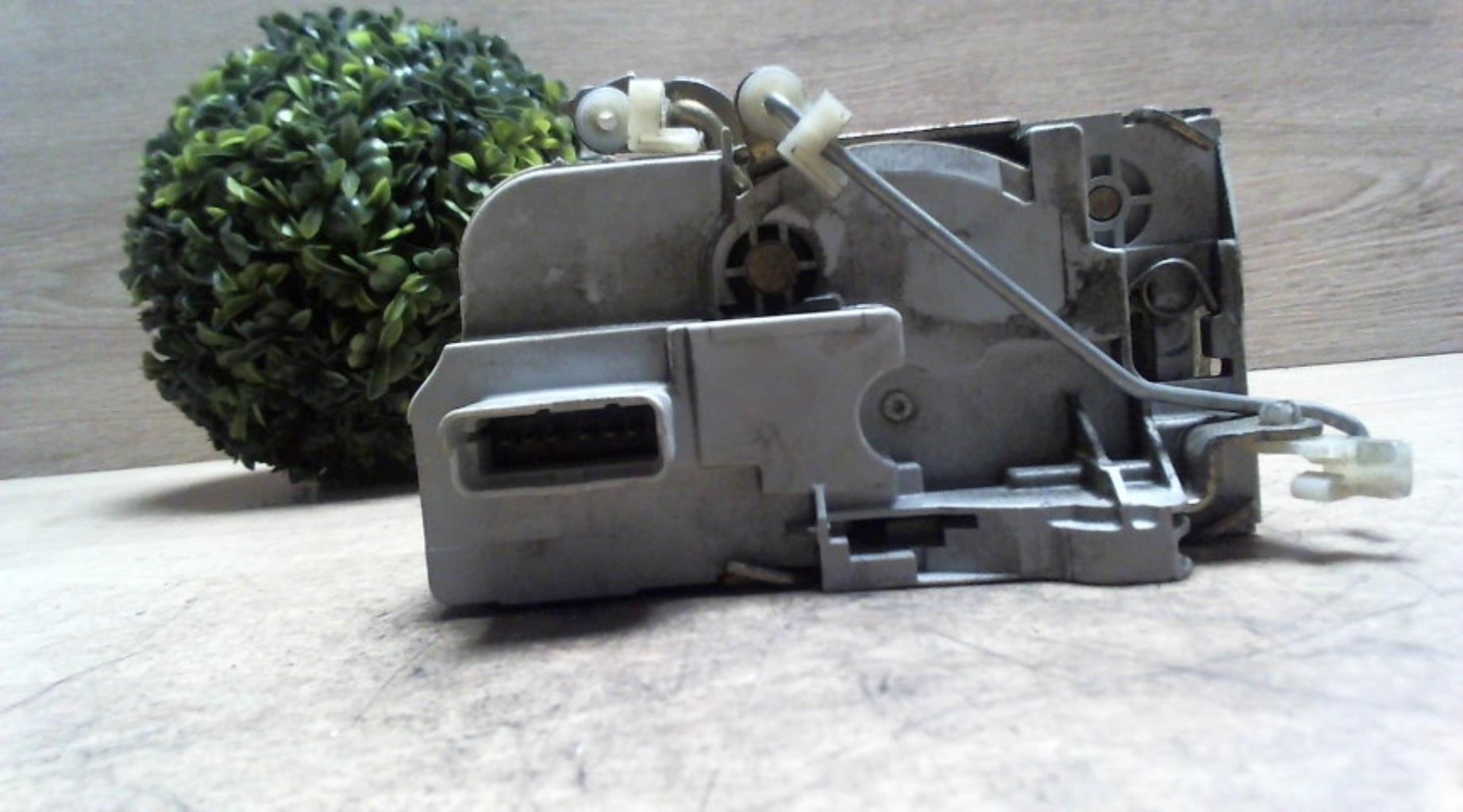 Serrure avant gauche CITROEN C5 1 PHASE 2 BREAK Essence - 1
