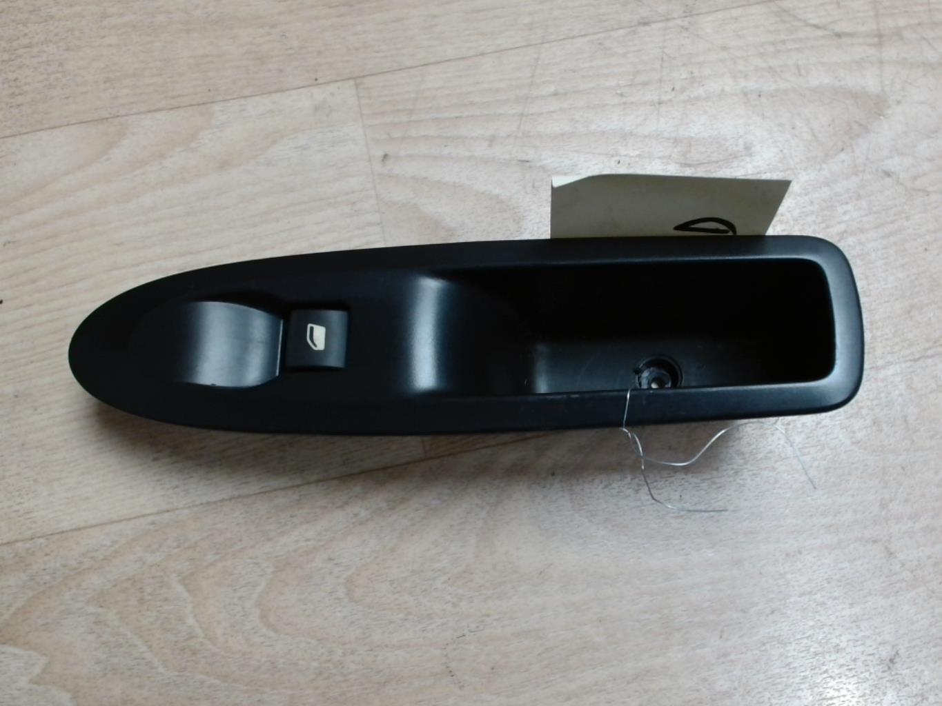 Bouton/Interrupteur CITROEN C4 2 PHASE 1 Diesel - 1