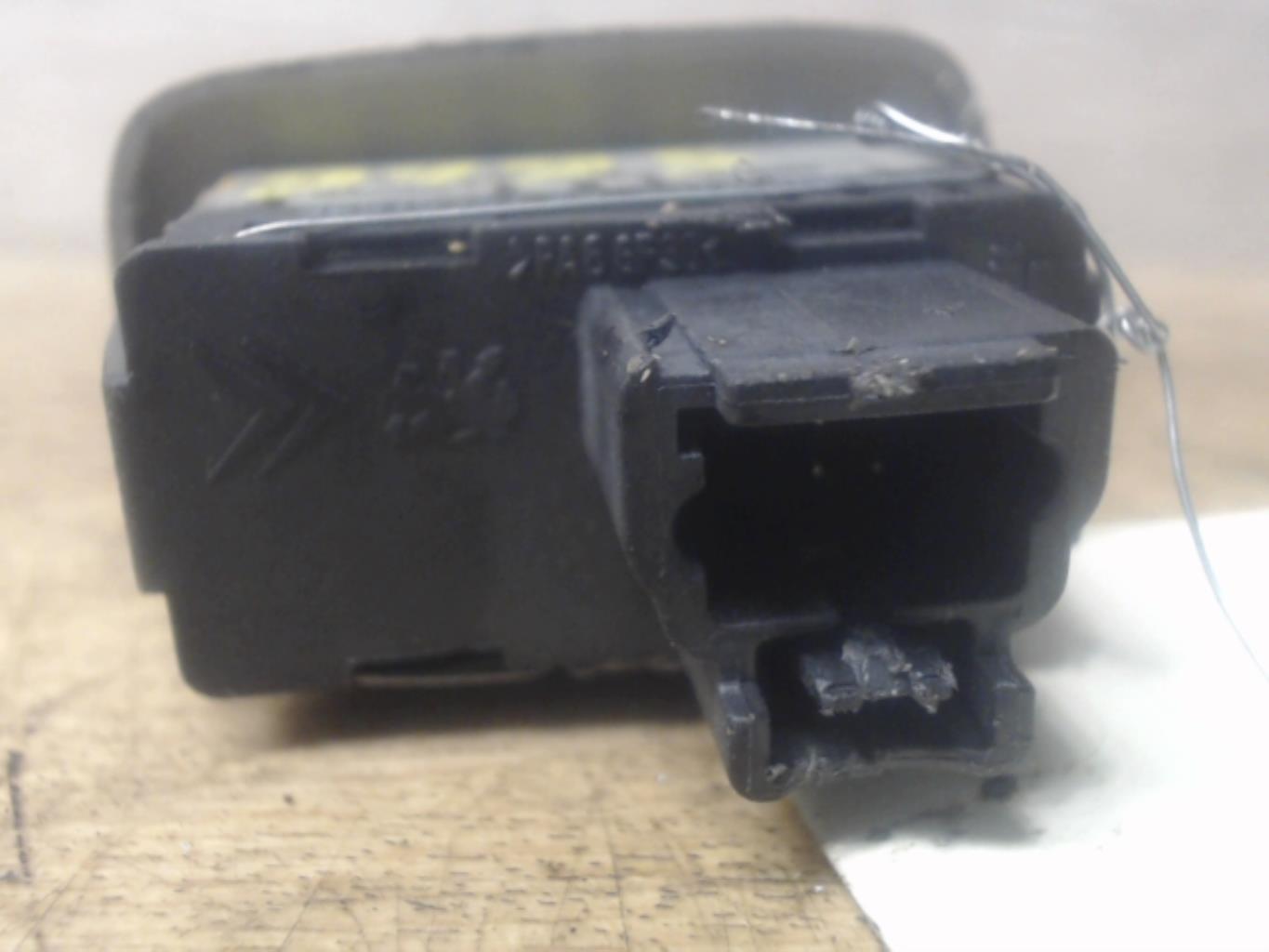 Bouton/Interrupteur CITROEN C5 1 PHASE 2 BREAK Essence - 1