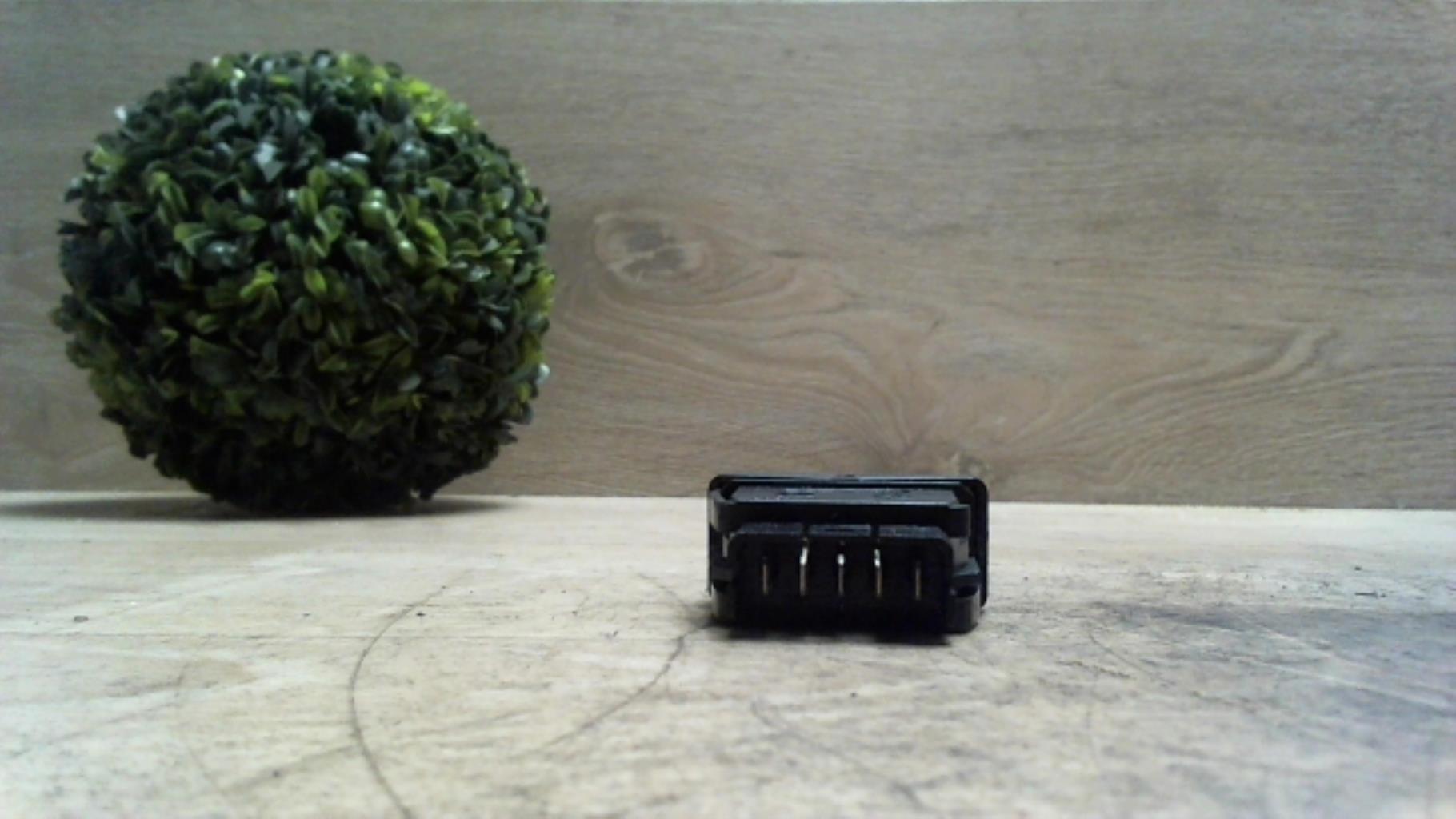 Bouton/Interrupteur PEUGEOT 106 PHASE 1 Diesel - 1