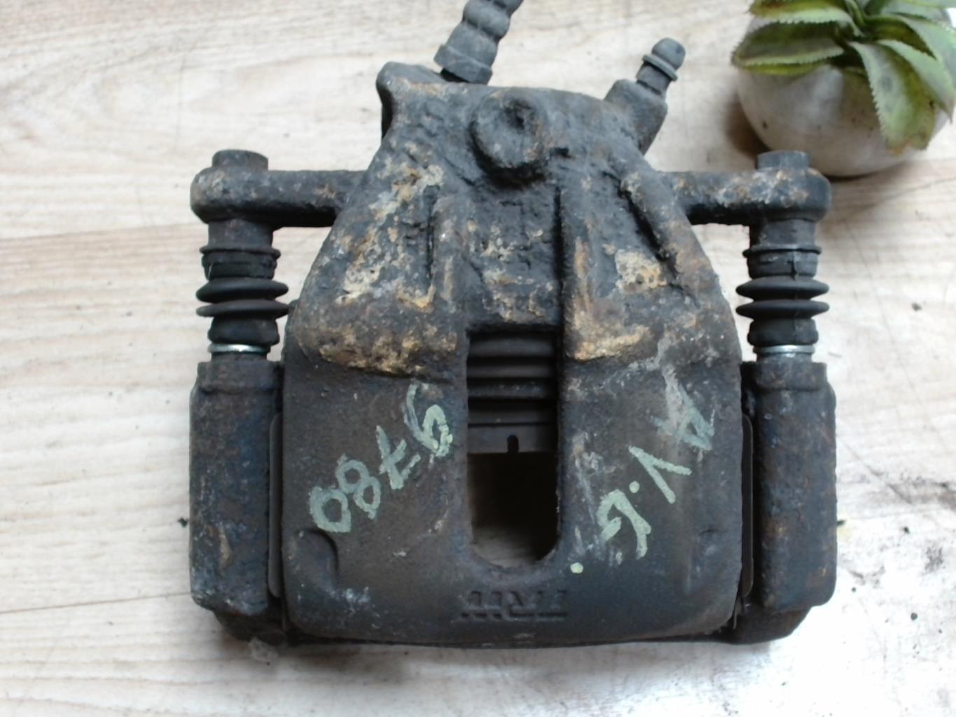 Etrier avant gauche (freinage) RENAULT CLIO 3 PHASE 1 Diesel - 1