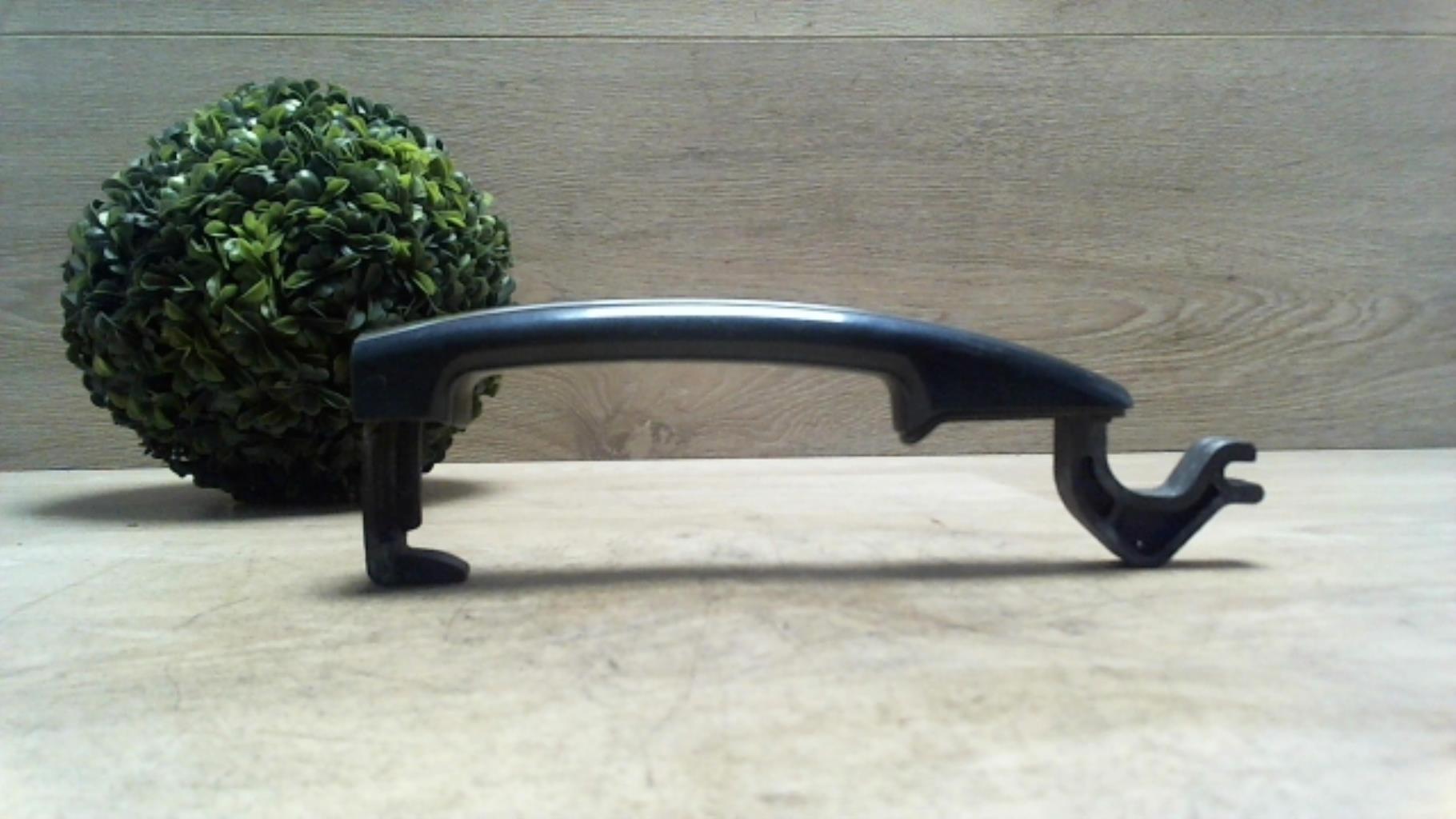Poignee porte avant gauche CITROEN C5 2 Diesel - 1