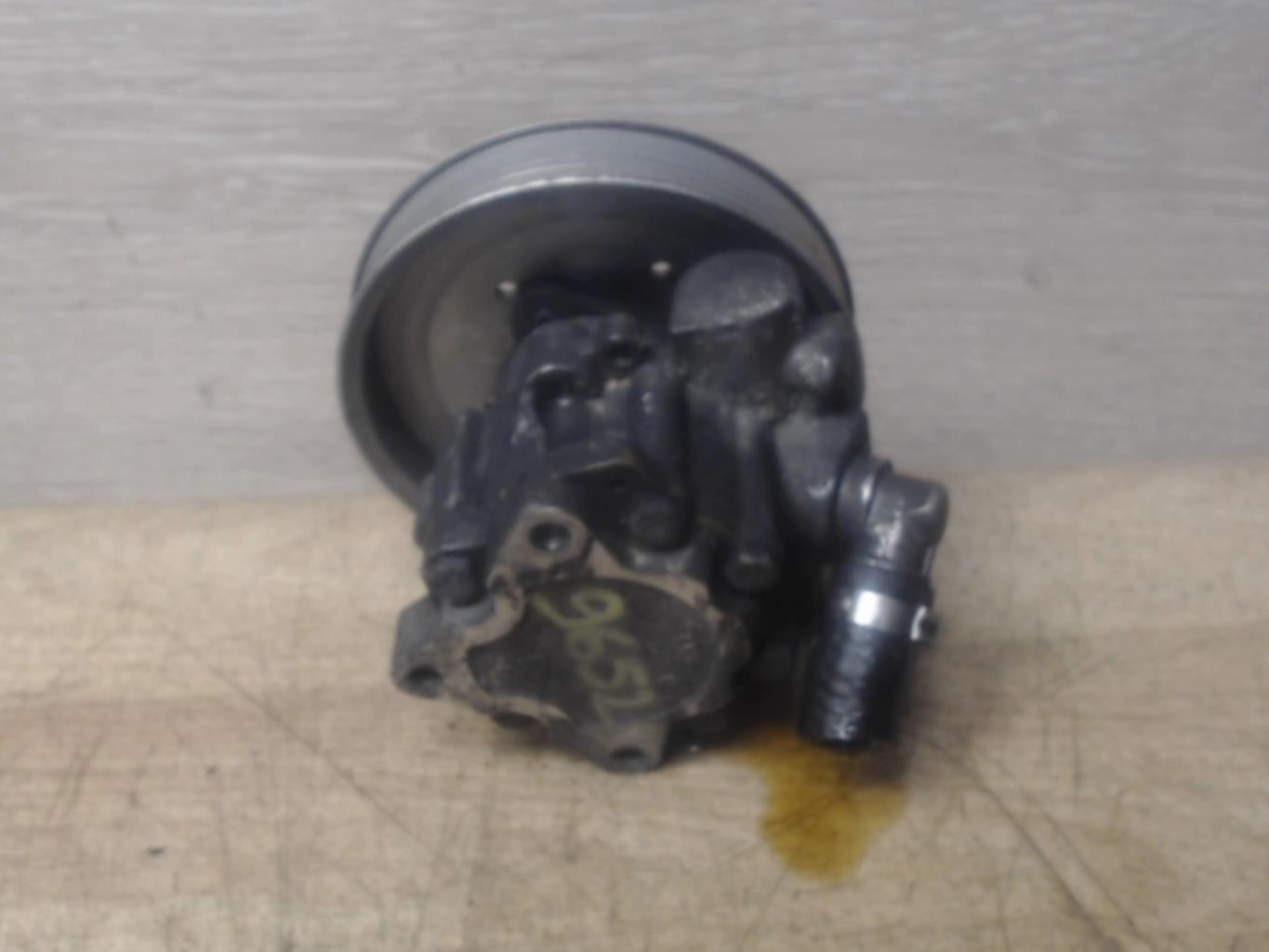 Pompe de direction VOLKSWAGEN PASSAT 4 PHASE 2 BREAK Diesel - 1