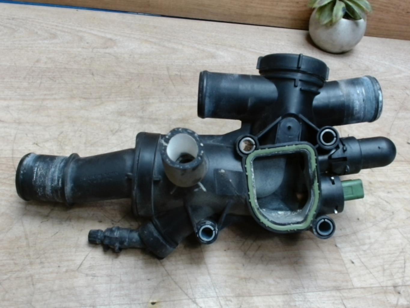 Boitier eau CITROEN C5 2 BREAK Diesel - 1