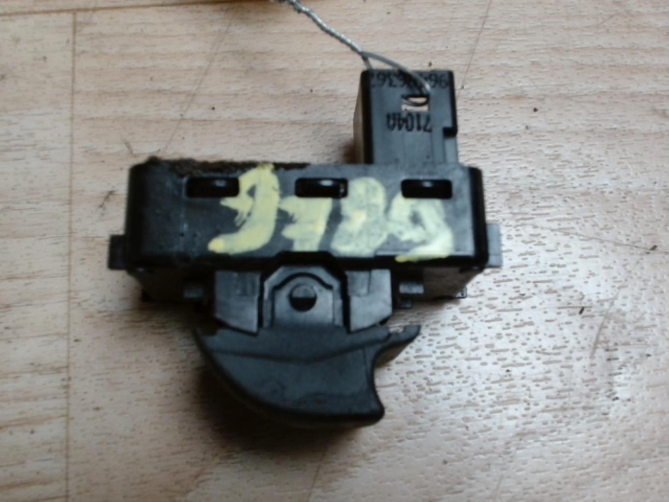 Bouton/Interrupteur CITROEN C4 1 PHASE 1 Diesel - 1