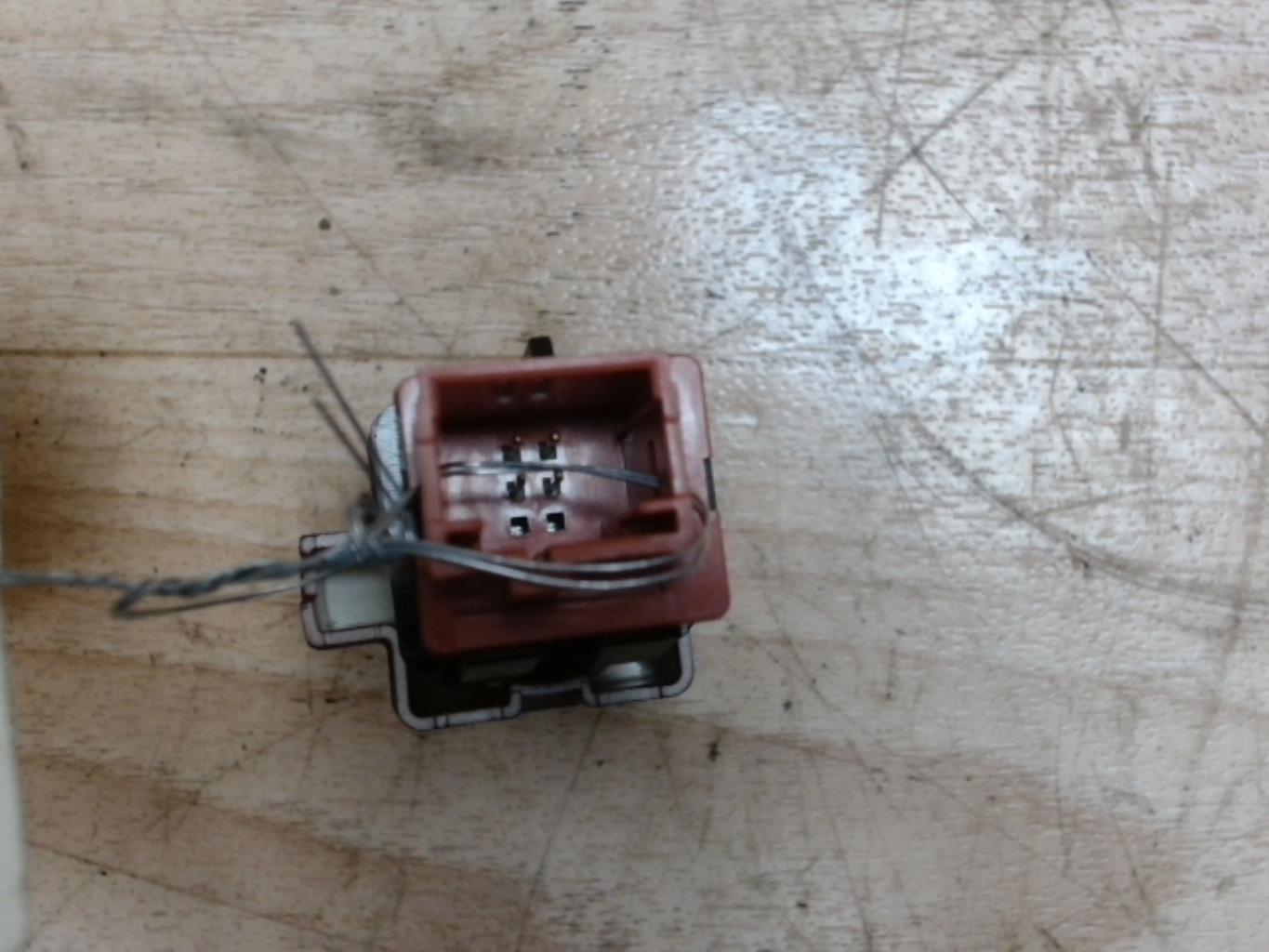 Bouton de warning CITROEN C4 1 PHASE 1 Diesel - 1