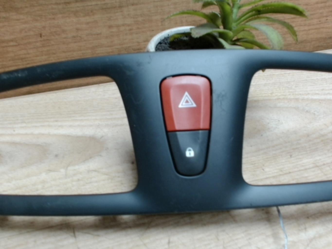 Bouton de warning RENAULT GRAND SCENIC 3 PHASE 1 Diesel - 1
