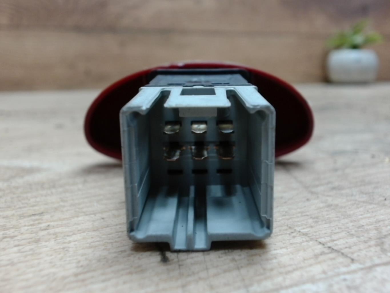 Bouton de warning FORD C-MAX 2 PHASE 1 Diesel - 1