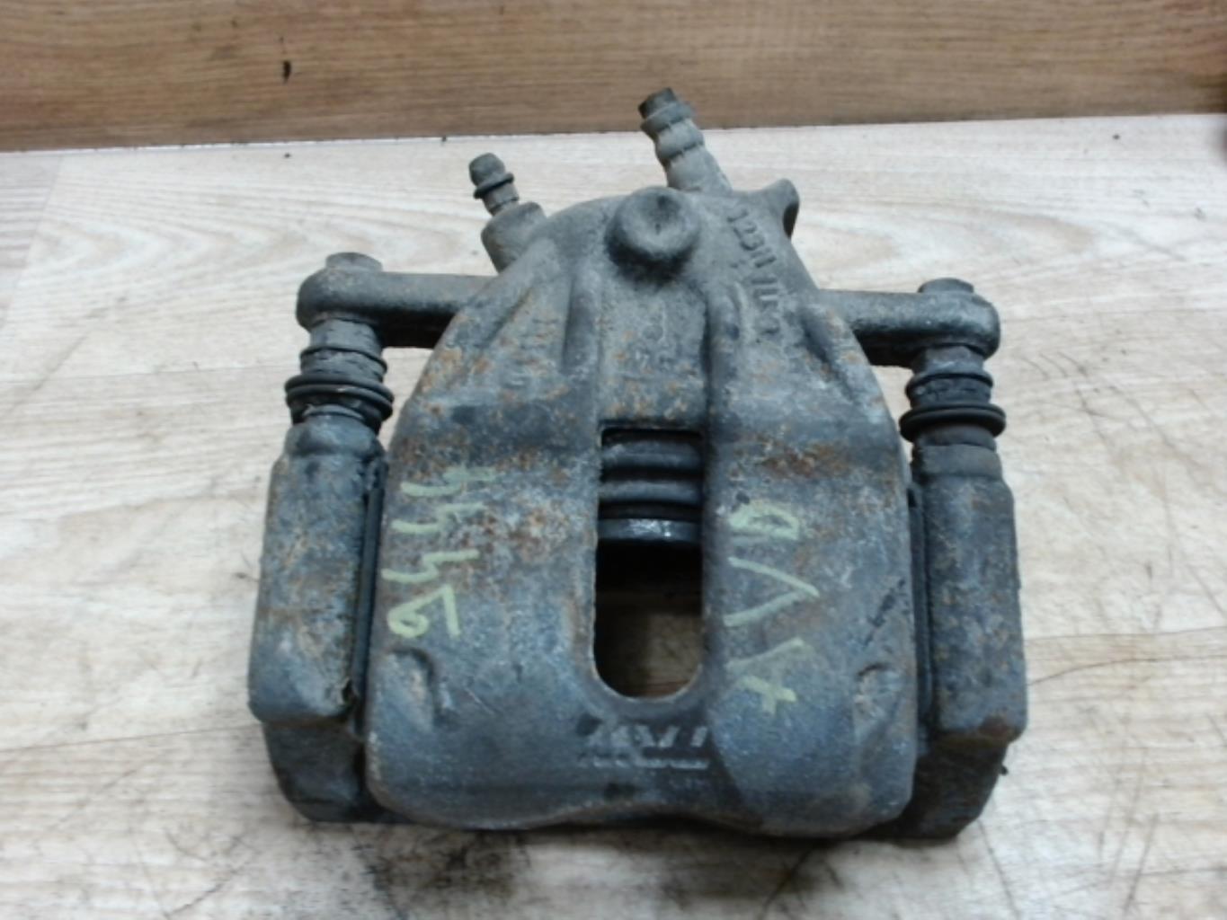Etrier avant droit (freinage) AUDI TT 1 COUPE Essence - 1