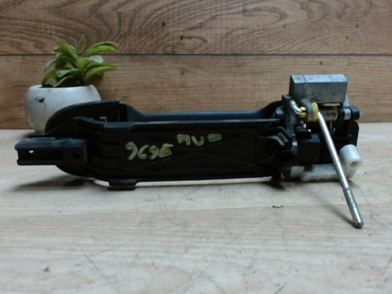 Poignee porte avant droit FORD TRANSIT CONNECT 1 PHASE 3 Diesel - 1