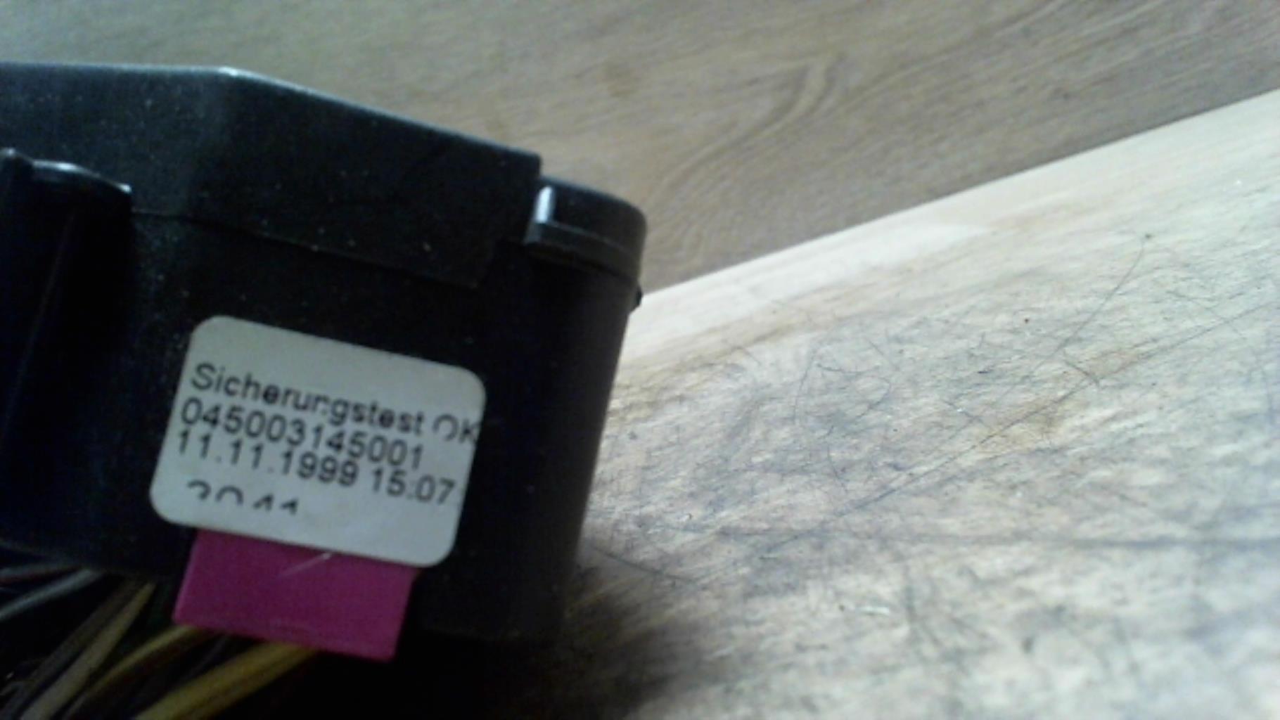 Porte fusible AUDI TT 1 COUPE Essence - 1