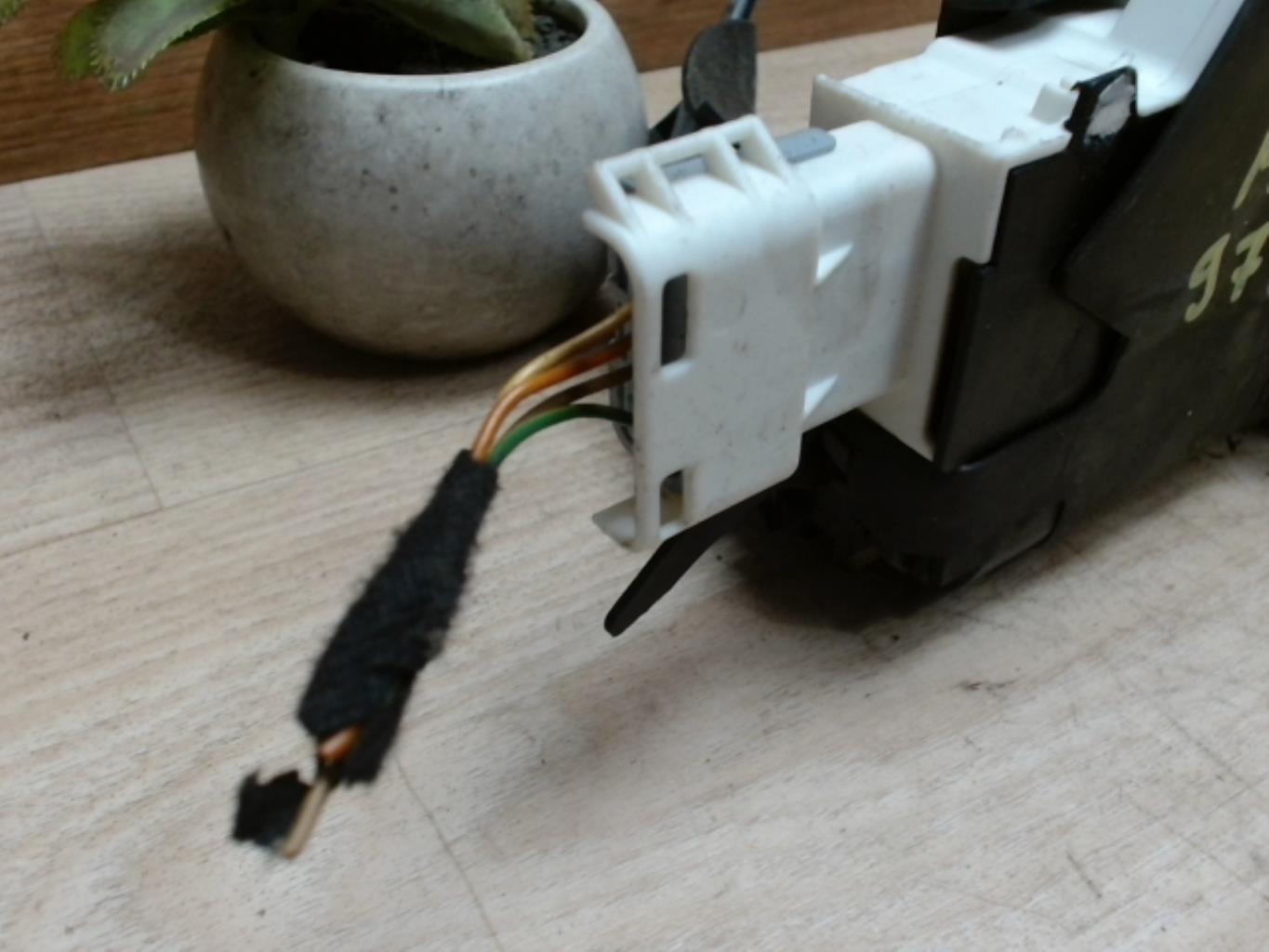 Serrure avant droit CITROEN C4 1 PHASE 1 Diesel - 1