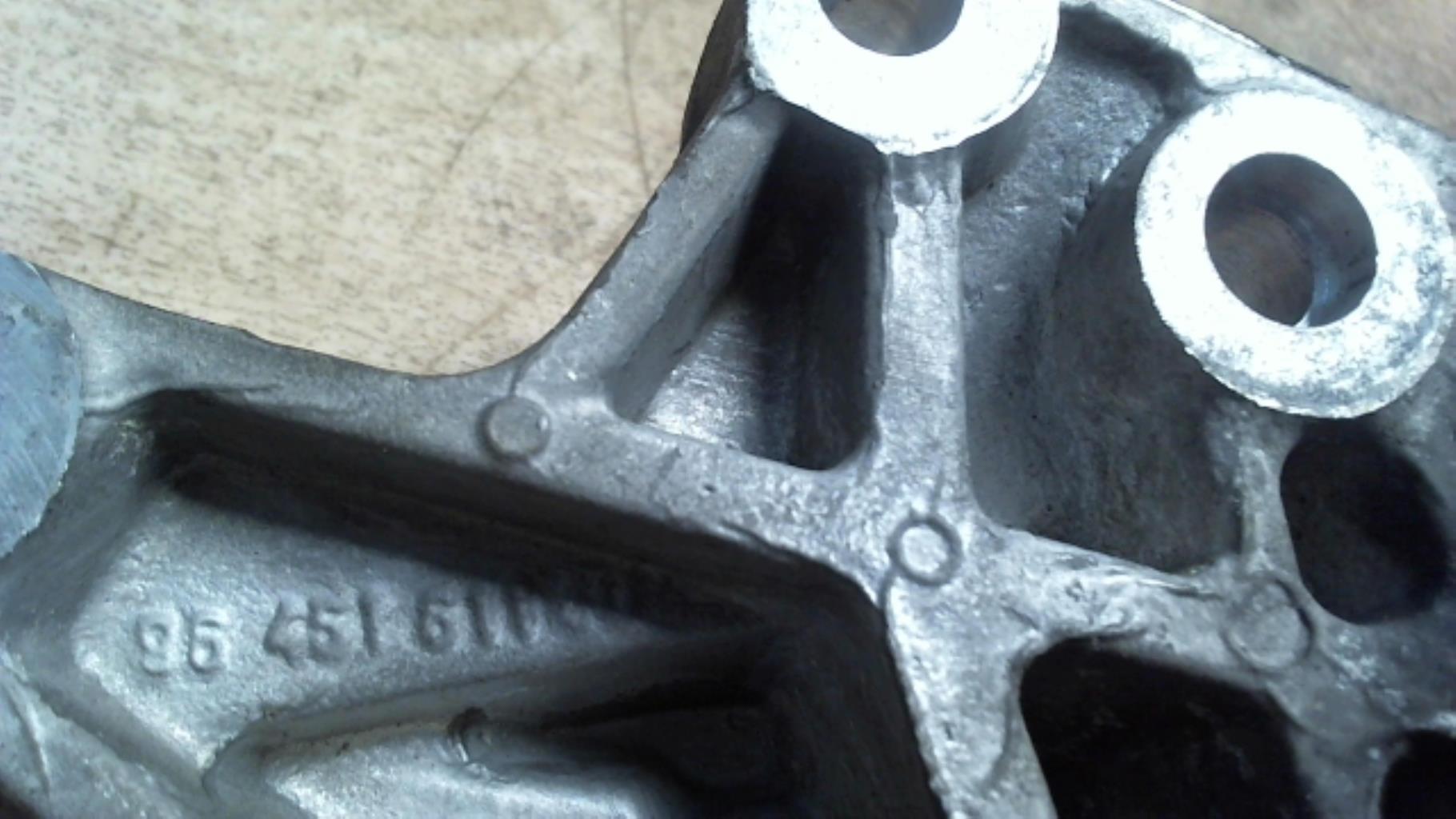 Support moteur droit CITROEN C5 2 Diesel - 1