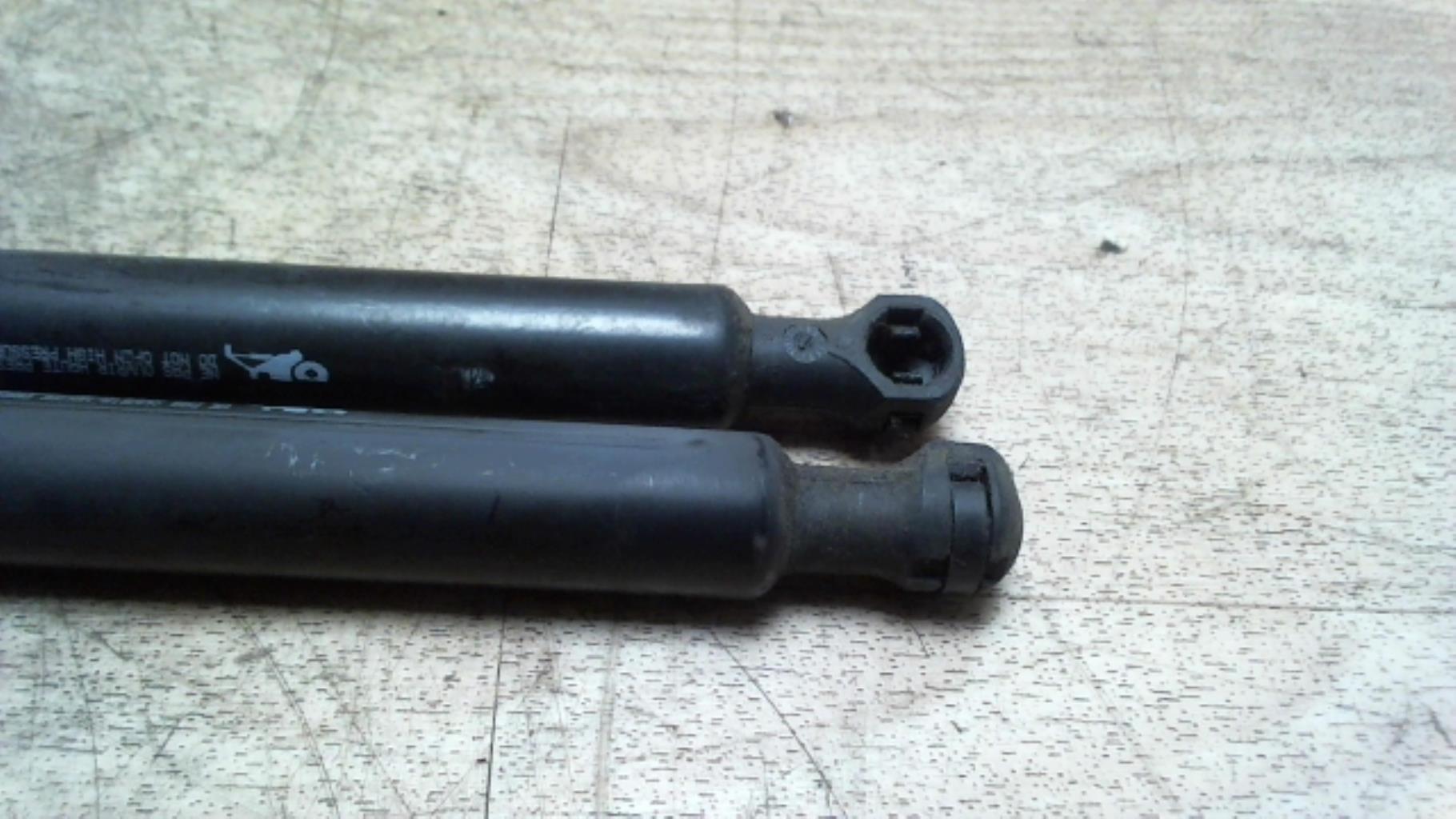 Verin de coffre CITROEN C3 2 PHASE 1 Diesel - 1
