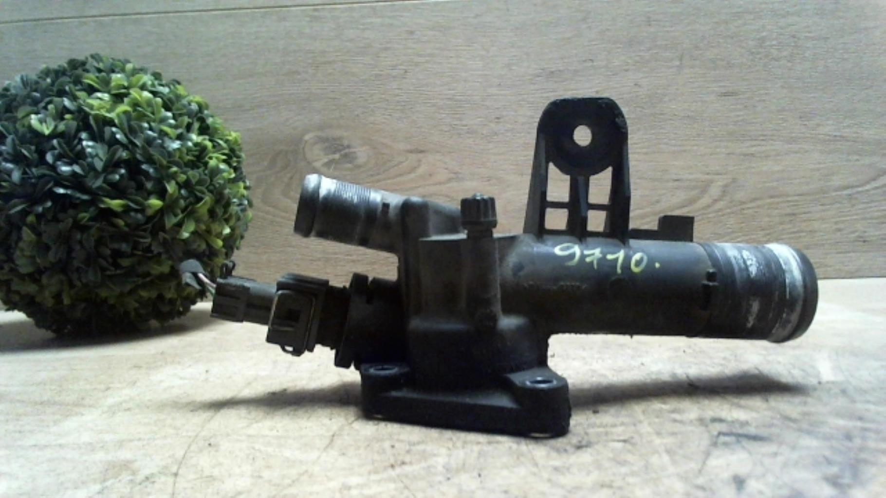 Boitier eau RENAULT CLIO 3 PHASE 1 Diesel - 1