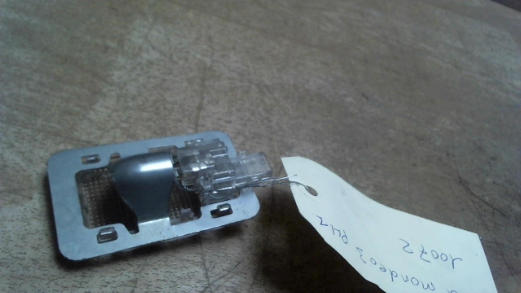 Eclairage de plafonnier FORD MONDEO 3 PHASE 1 BREAK Diesel - 1