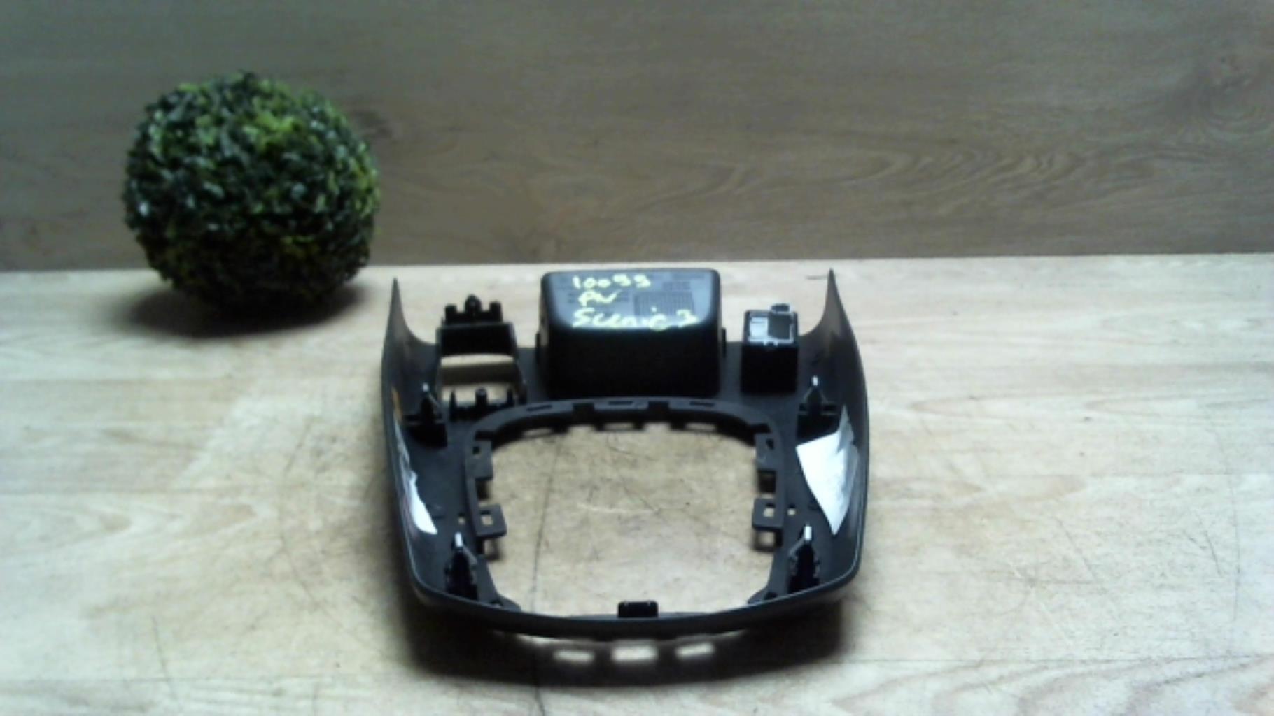 Console central (interieur plastique) RENAULT GRAND SCENIC 3 PHASE 1 Diesel - 1