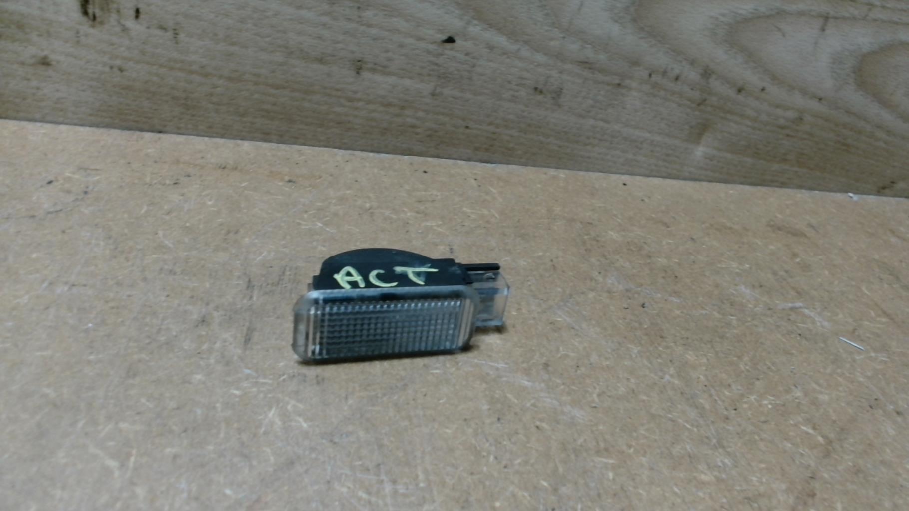 Eclairage de plaque VOLKSWAGEN PASSAT 4 PHASE 2 Diesel - 1