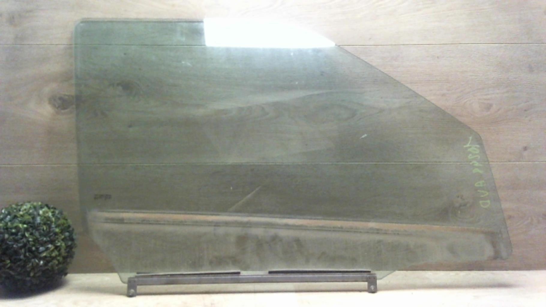 Vitre avant droit SUZUKI SWIFT 3 Diesel - 1