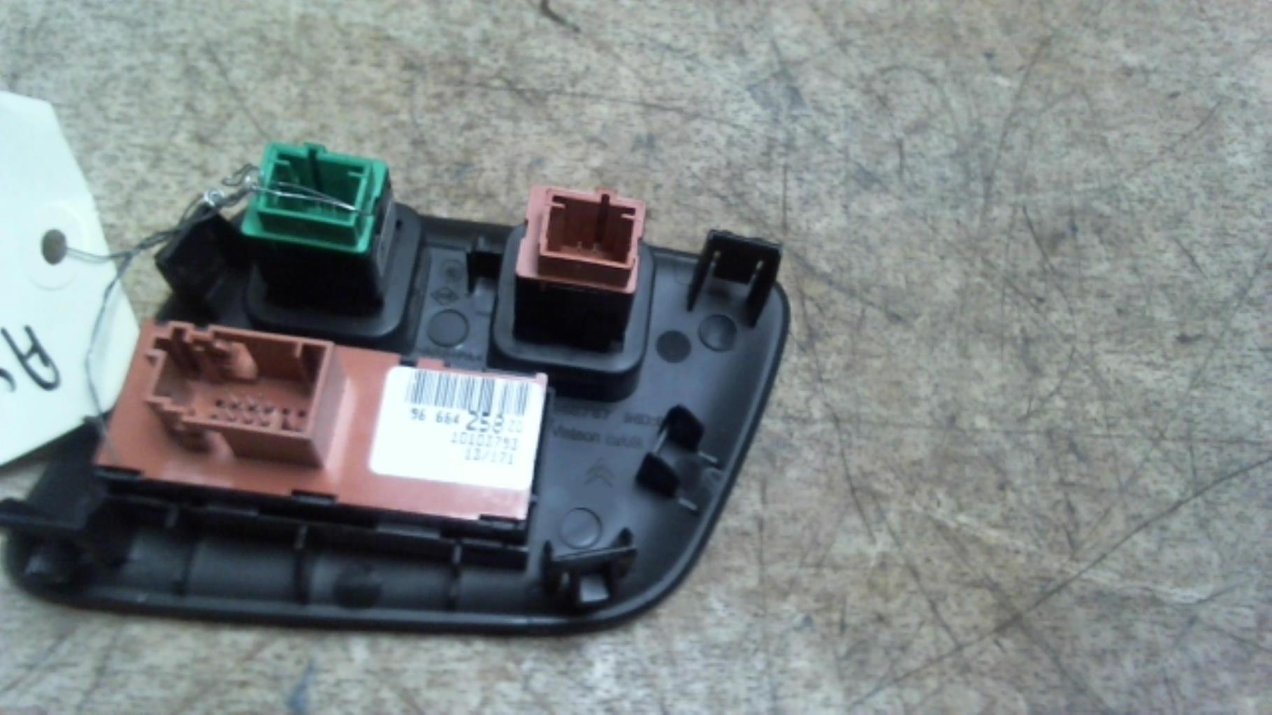 Bouton/Interrupteur OPEL TIGRA 1 COUPE Essence - 1