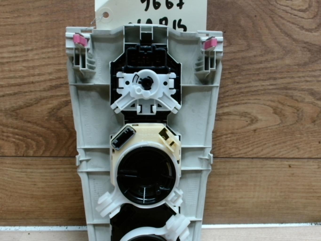 Commande chauffage TOYOTA YARIS 2 PHASE 1 Essence - 1