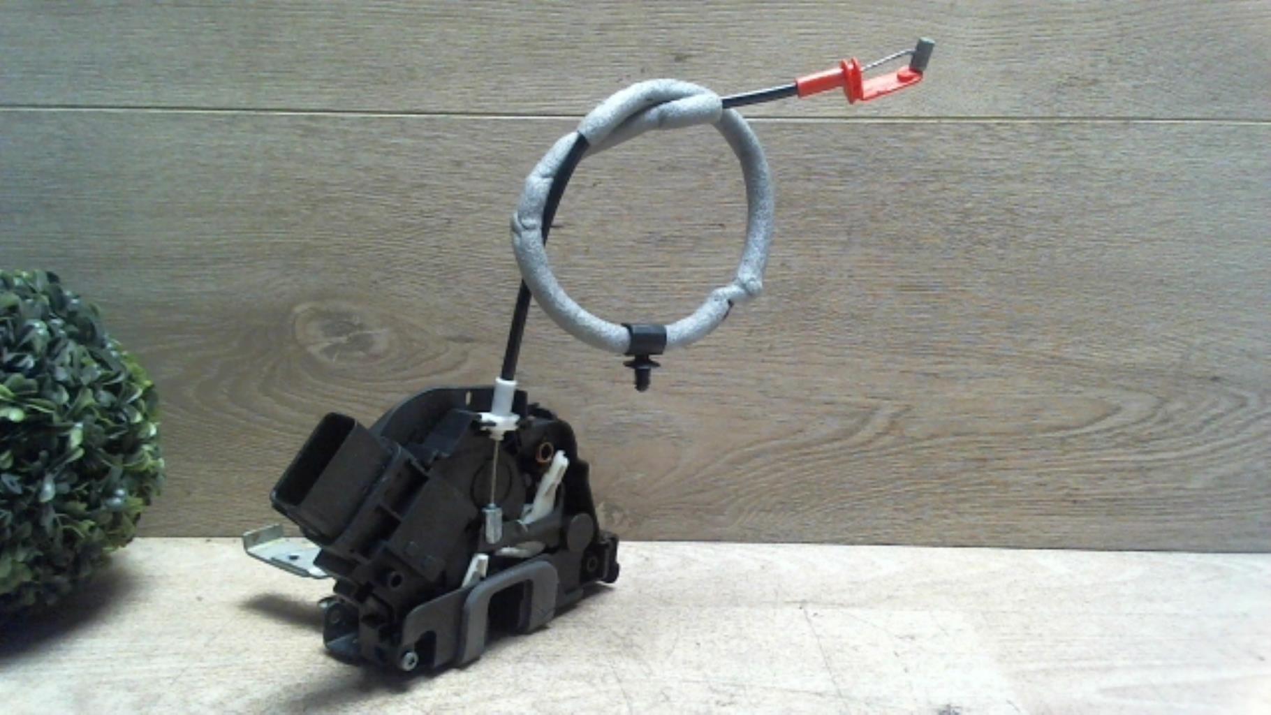 Serrure avant droit FORD MONDEO 3 PHASE 1 BREAK Diesel - 1