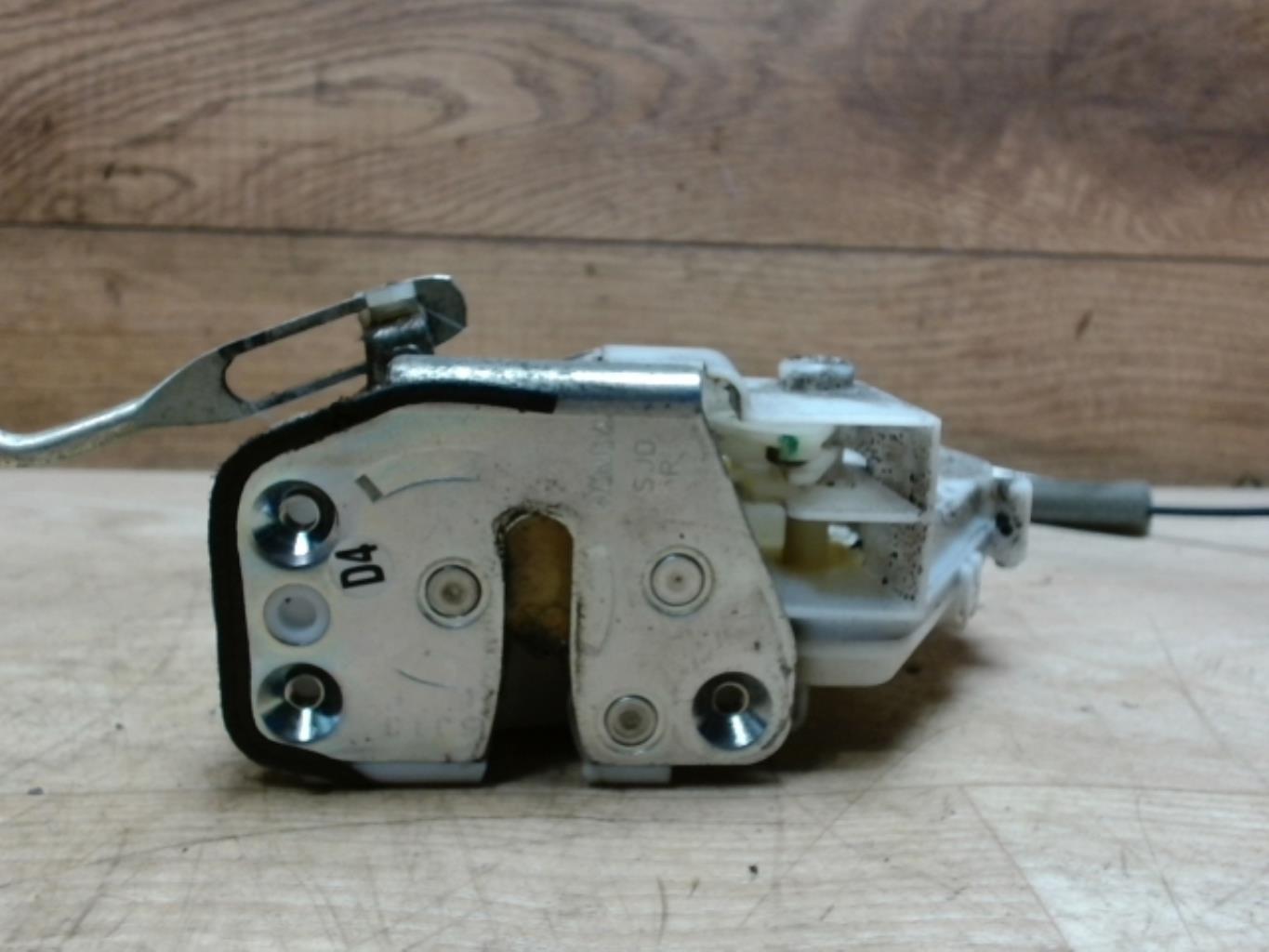 Serrure avant droit HONDA FR-V Diesel - 1