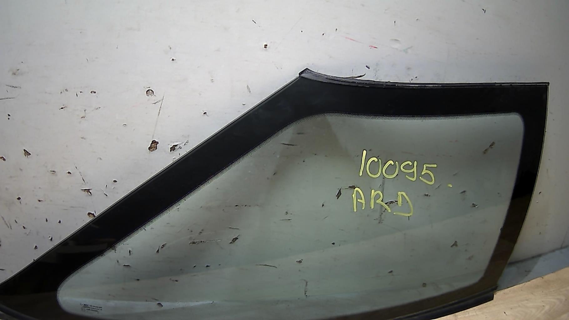 Custode arriere droit FORD PROBE COUPE Essence - 1