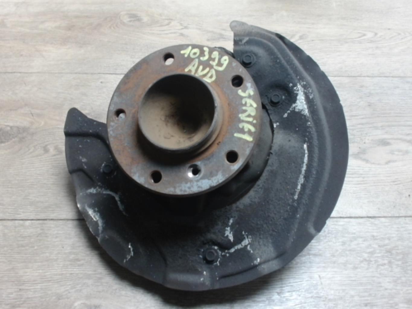 Moyeu avant droit BMW SERIE 1 E87 PHASE 1 Diesel - 1