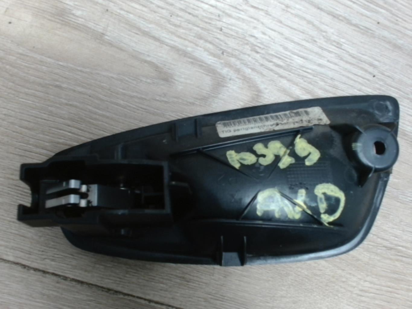 Poignee interieur avant droit BMW SERIE 1 E87 PHASE 1 Diesel - 1