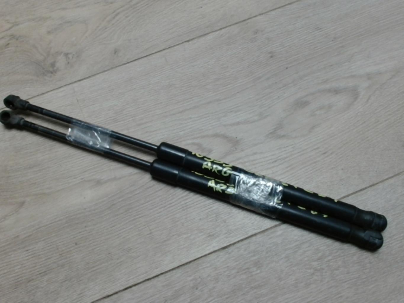 Verin de coffre BMW SERIE 1 E87 PHASE 1 Diesel - 1